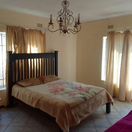 Bed and Breakfast Sugar Shack Backpackers Botswana Gaborone Exterior foto